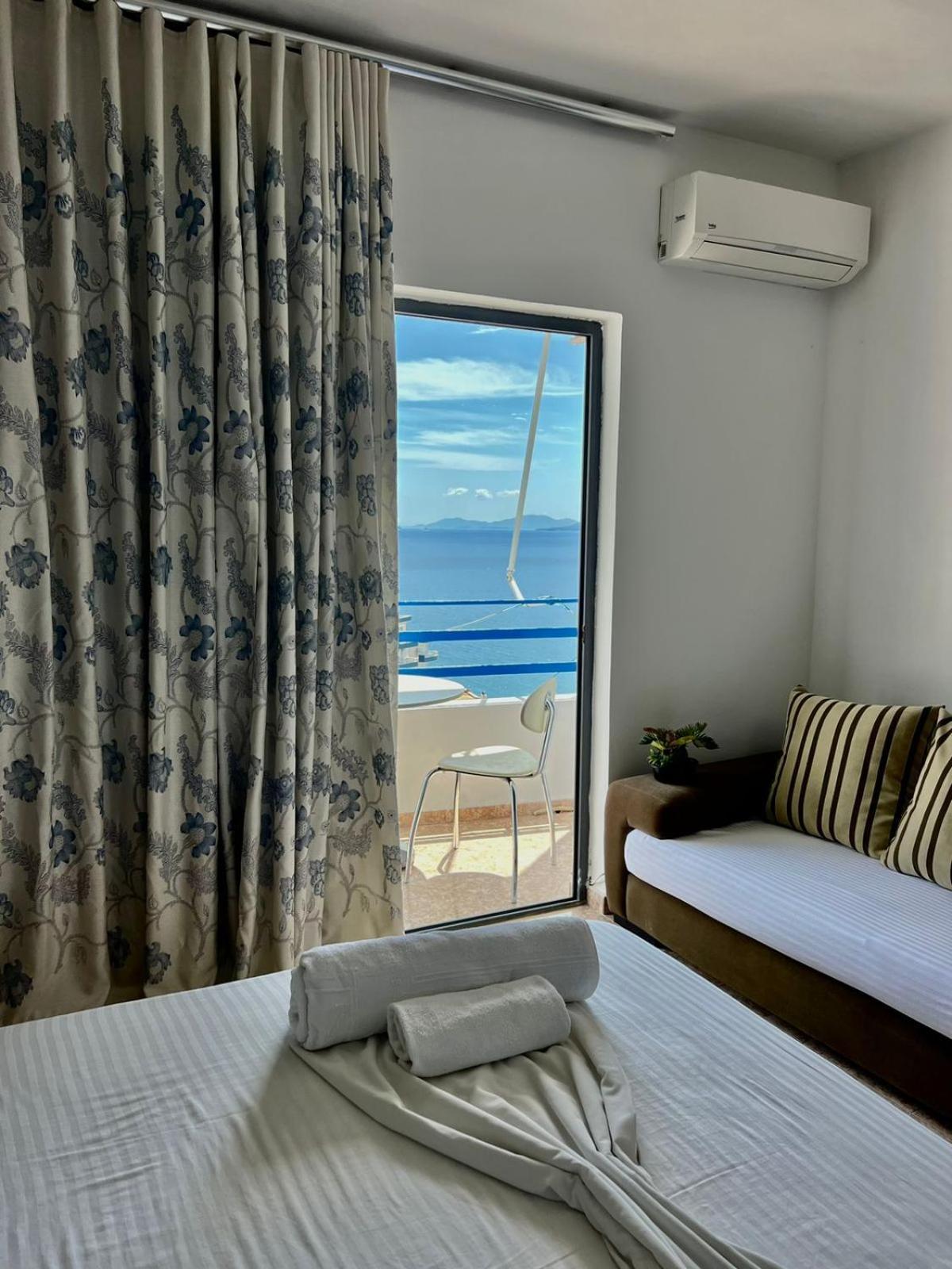 Al Mare Rooms Sarandë Eksteriør billede