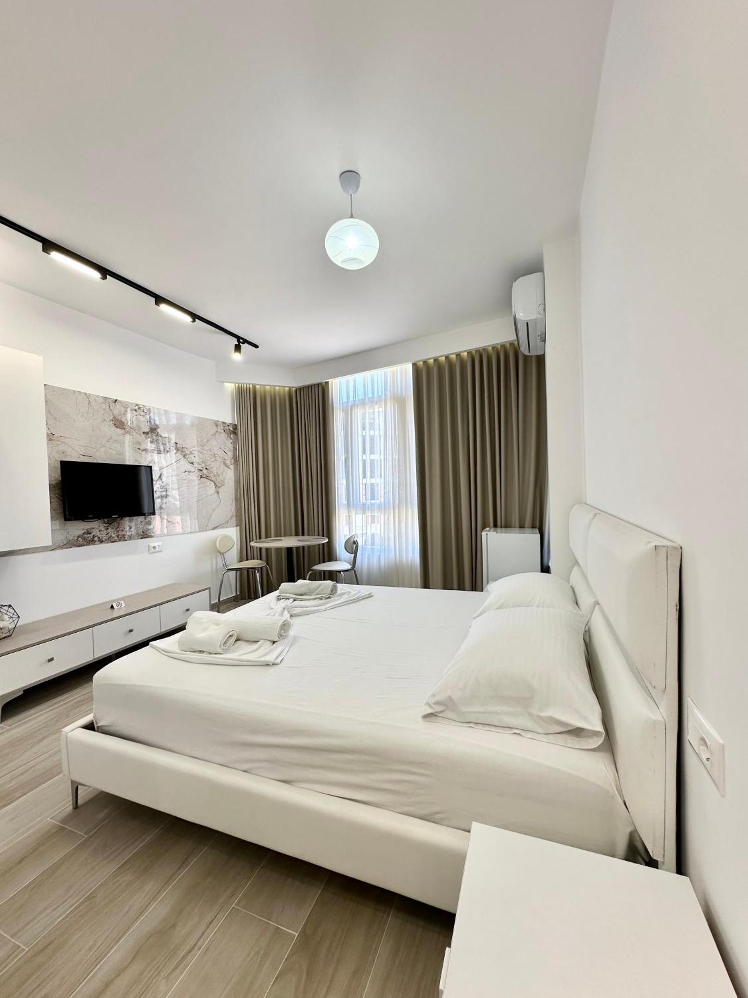Al Mare Rooms Sarandë Eksteriør billede