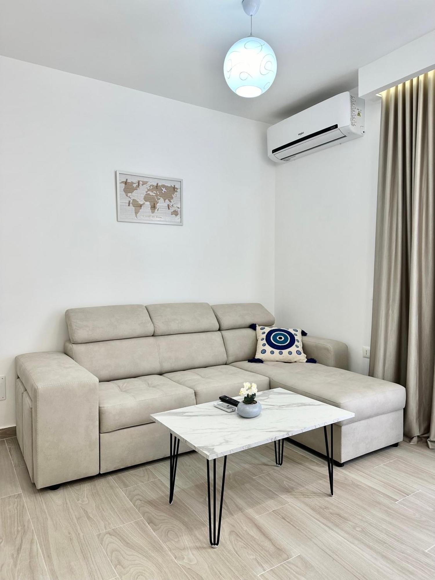 Al Mare Rooms Sarandë Eksteriør billede