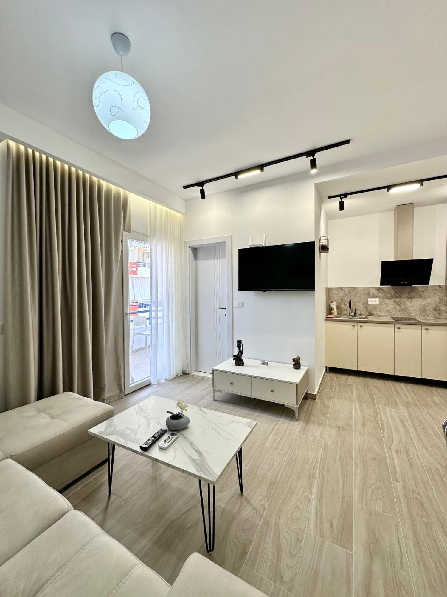 Al Mare Rooms Sarandë Eksteriør billede