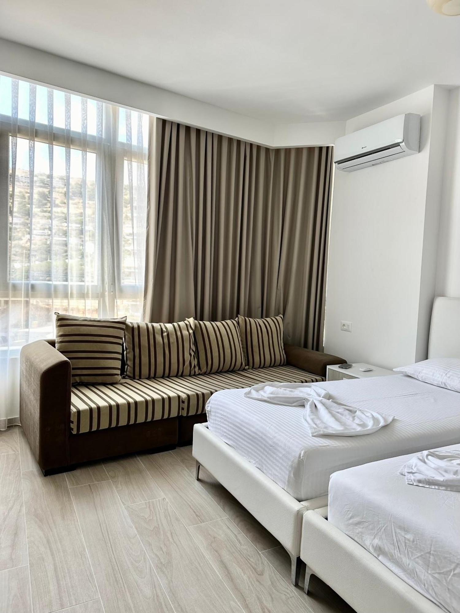 Al Mare Rooms Sarandë Eksteriør billede