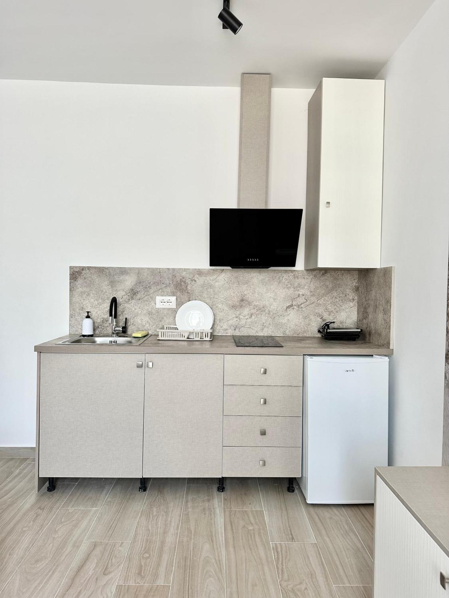 Al Mare Rooms Sarandë Eksteriør billede