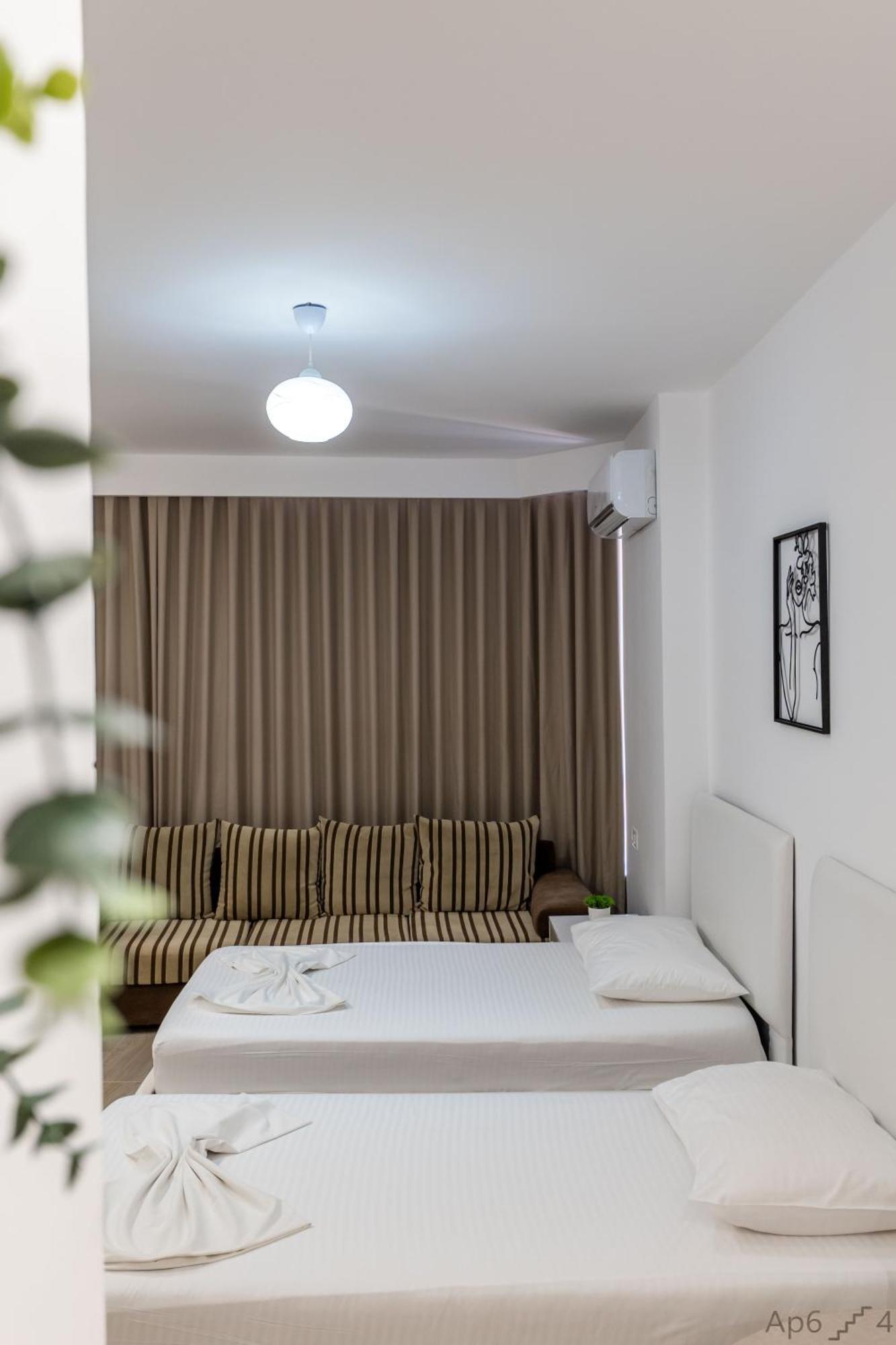 Al Mare Rooms Sarandë Eksteriør billede