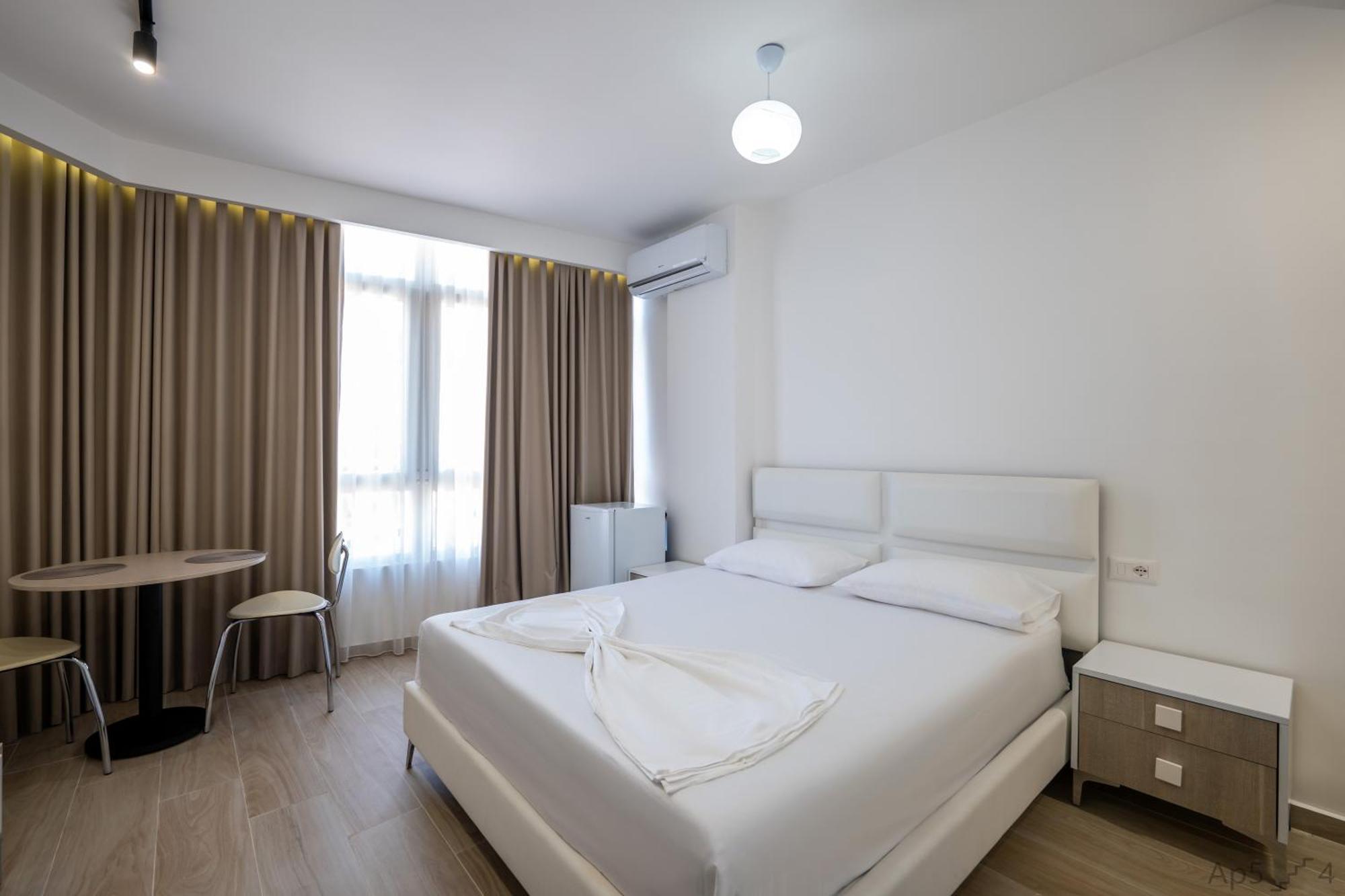 Al Mare Rooms Sarandë Eksteriør billede