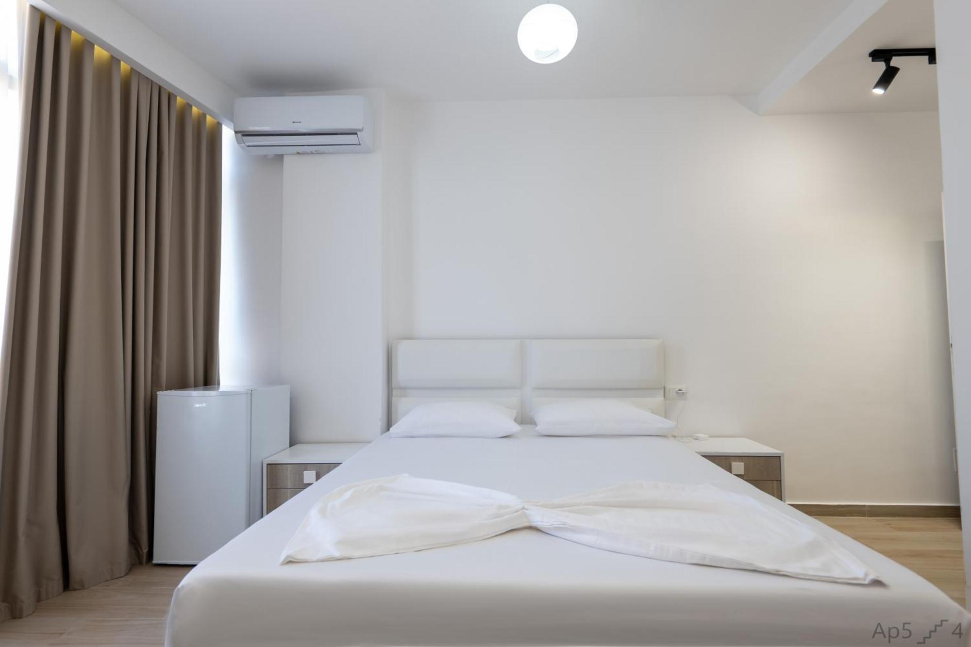Al Mare Rooms Sarandë Eksteriør billede